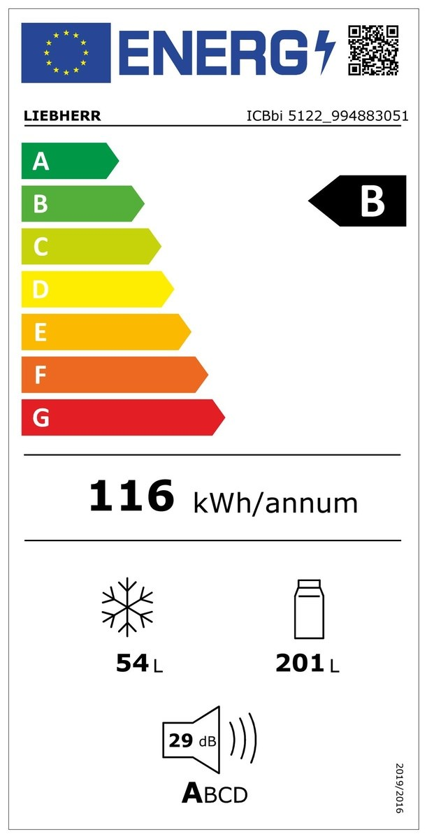 Egy hűtőszekrény energiahatékonysági címkéje adatokkal és szöveggel.
