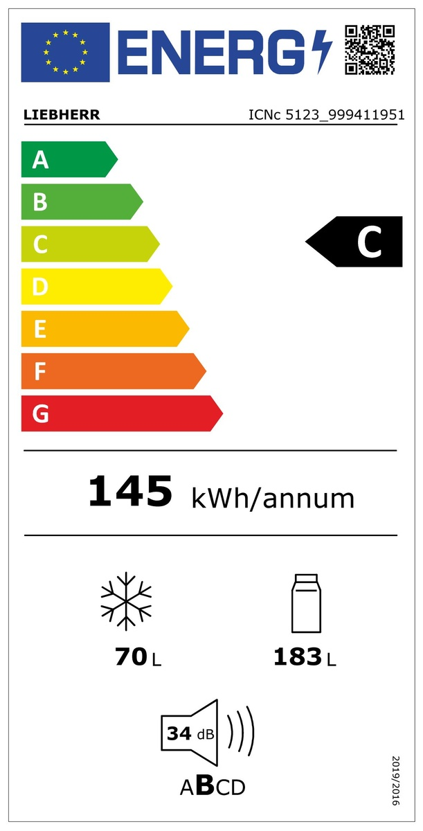Energia címke. Liebherr hűtőszekrény C energiaosztállyal. Energiafogyasztást, kapacitást, zajszintet mutat.