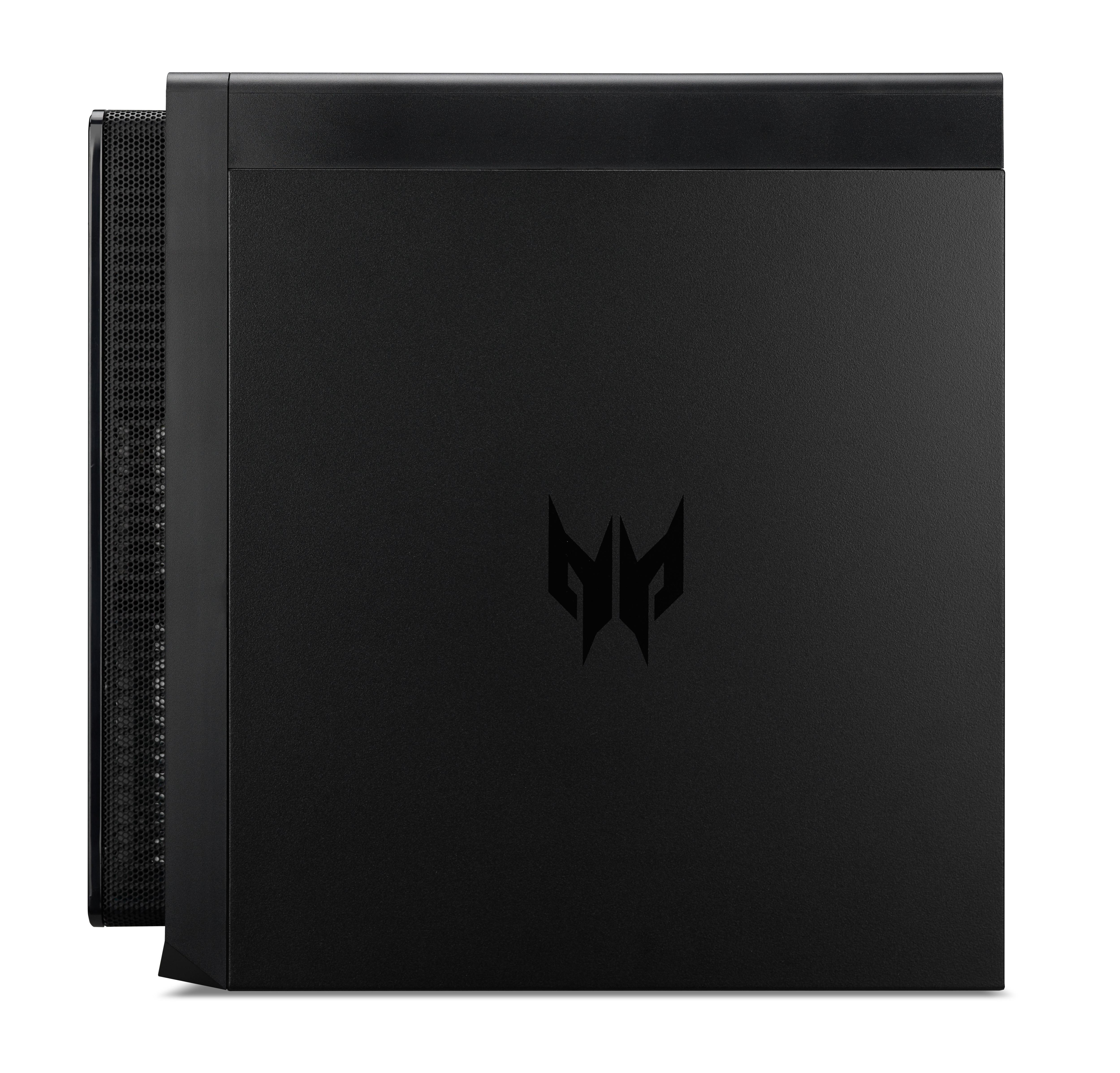 Schwarzer Desktop-Computer. Vorderansicht, mit Predator-Logo. Seite mit Belüftung. Weißer Hintergrund.