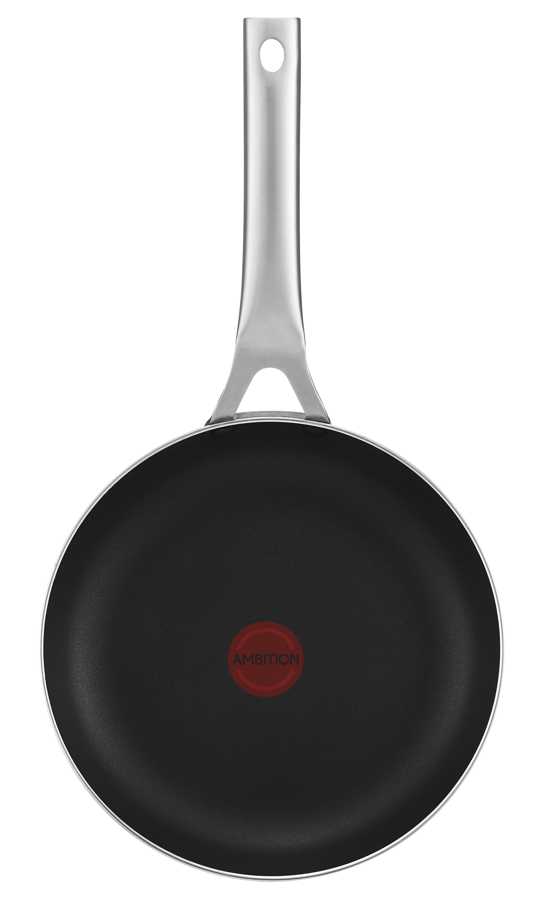 Widok z góry na czarną patelnię ze srebrnym uchwytem. Patelnia ma czerwone logo 'AMBITION'.
