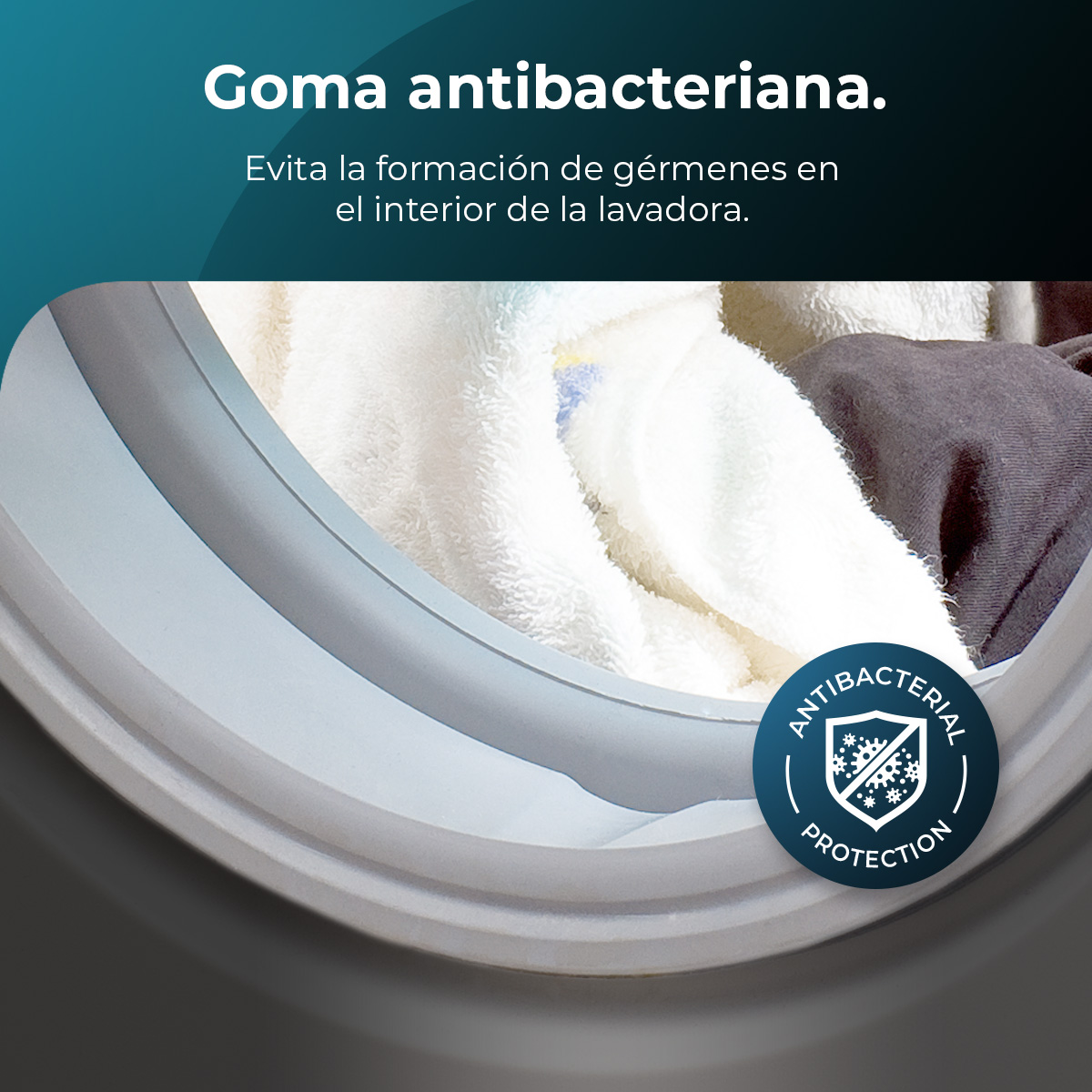 Junta de goma de lavadora con toallas blancas dentro, el texto dice 'Protección Antibacteriana'.