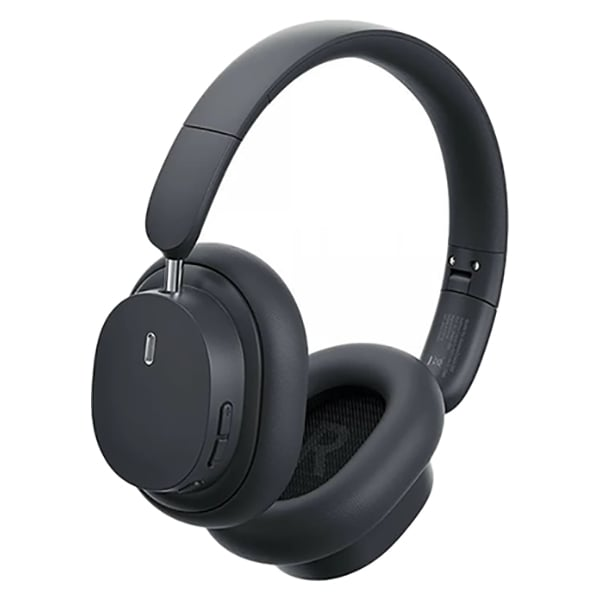 Siyah kulaklıklar beyaz bir arka plan üzerinde duruyor. Kulak üstü kulaklıklar.