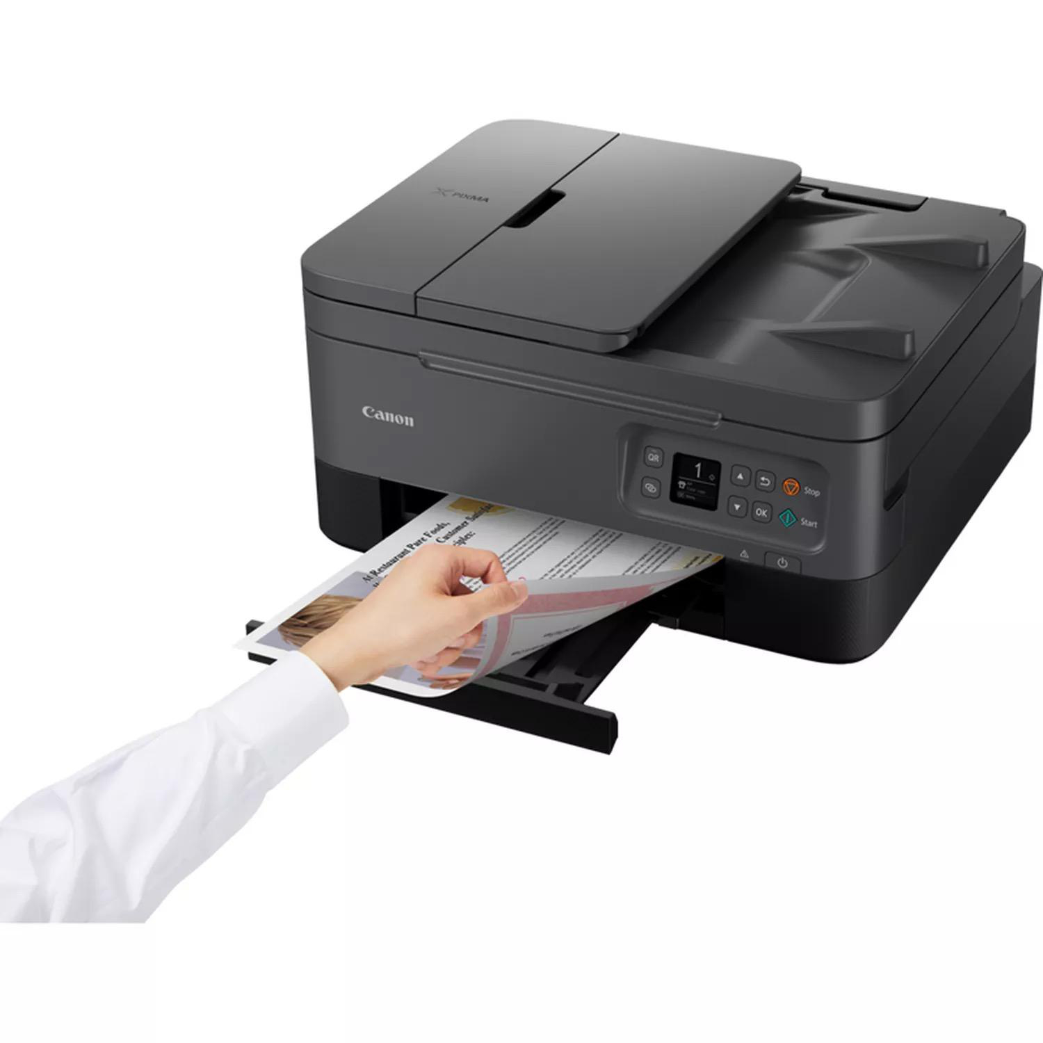 Schwarzer Drucker mit einer Hand, die ein gedrucktes Papier herauszieht. Weißer Hintergrund.