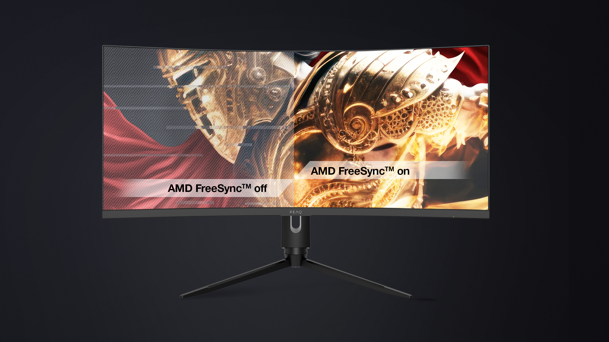 Monitor curvo che mostra una scena di gioco, con indicatori AMD FreeSync on/off. Sfondo scuro.