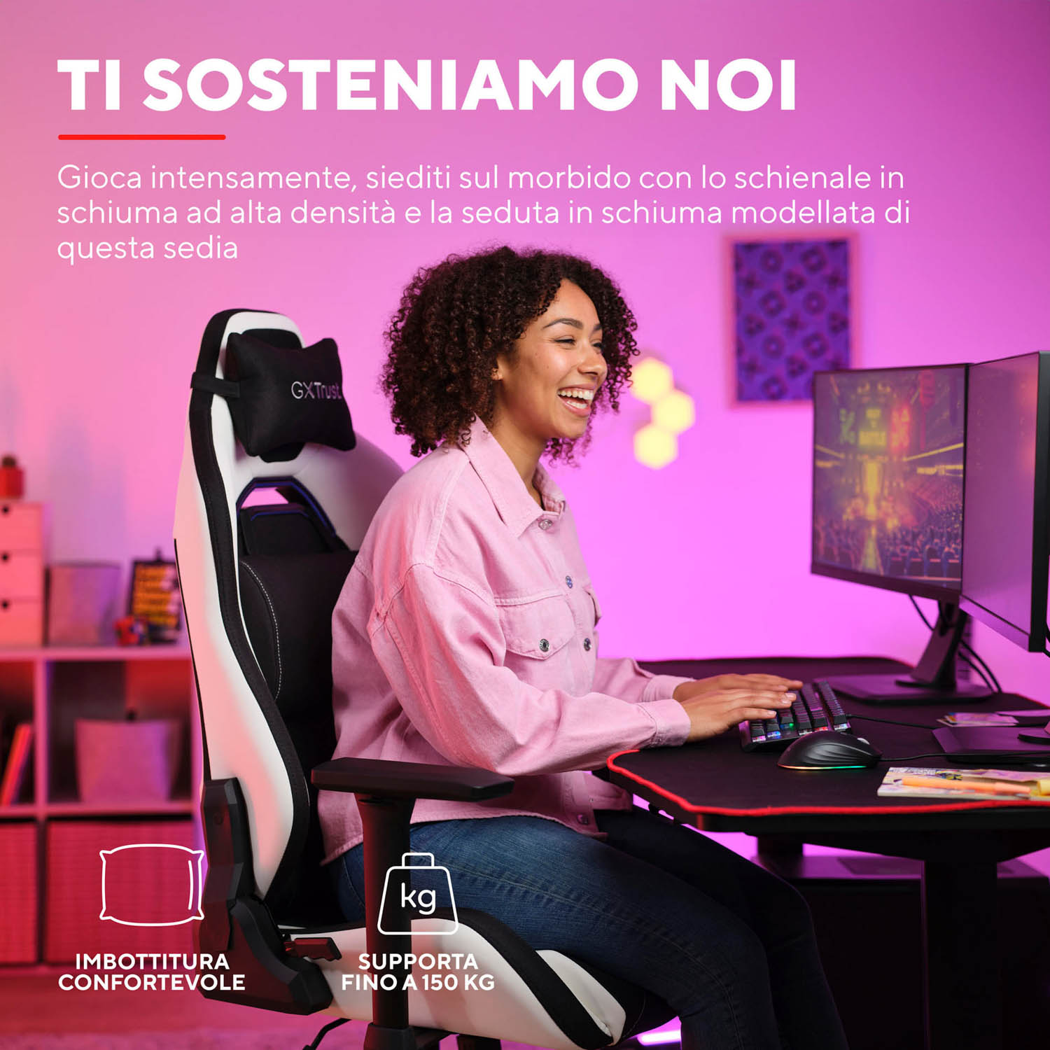 Donna in sedia da gaming, digita sulla tastiera, sorride, con testo sul comfort.