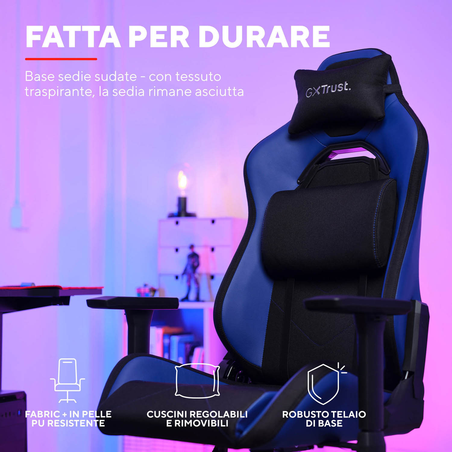 Una sedia da gaming blu e nera con testo sulle sue caratteristiche, incluso un cuscino.