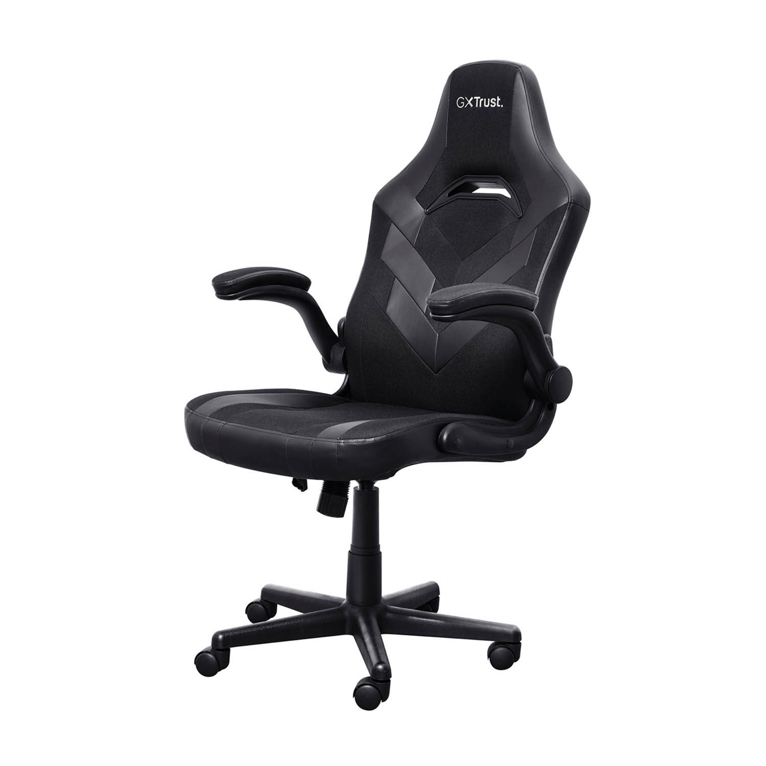 Una sedia da gioco nera con braccioli e base nera, isolata su sfondo bianco.