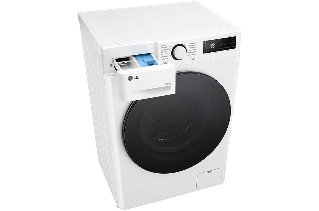 Eine weiße Waschmaschine. Es ist eine Draufsicht. Die Waschmittelschublade ist geöffnet. Ein Display zeigt die Einstellungen.