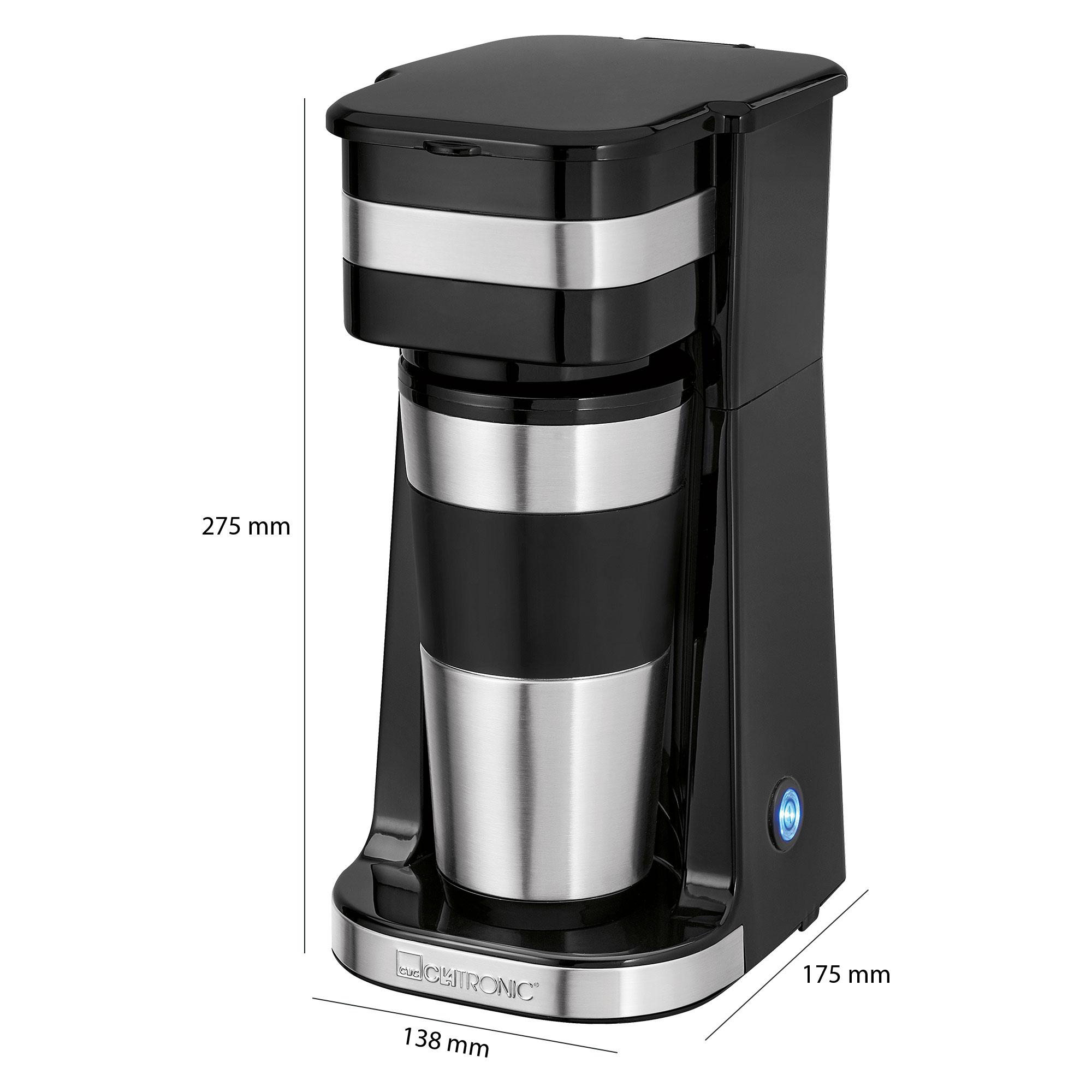 Schwarz-silberner Kaffeezubereiter mit Becher, Abmessungen und blauer Power-Leuchte.