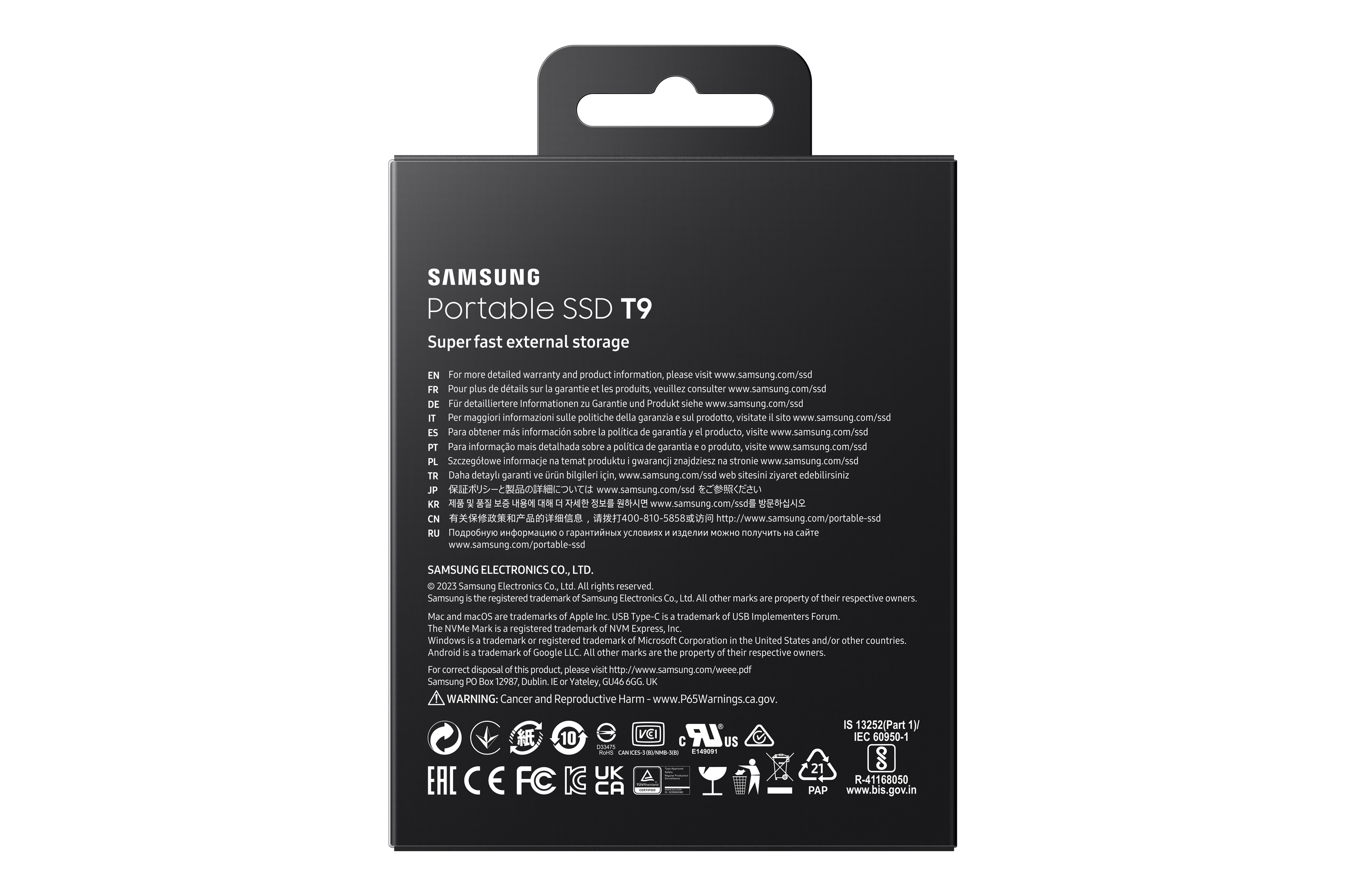 Embalaje negro del SSD portátil Samsung T9. Texto en varios idiomas impreso en la parte trasera.