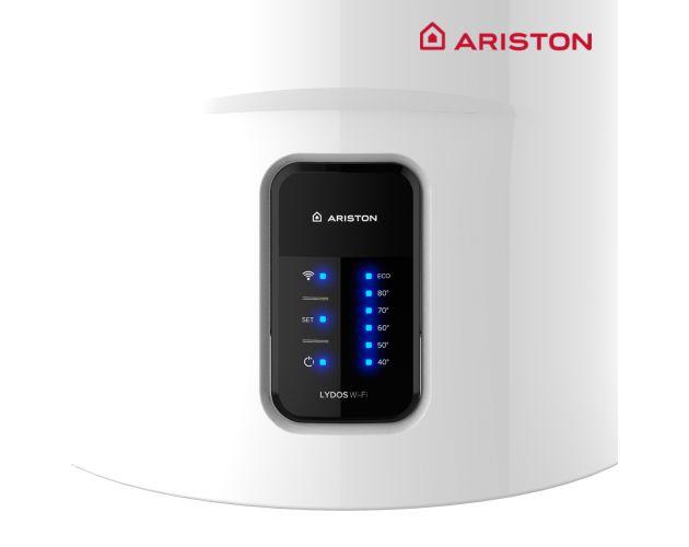 Un calentador de agua Ariston blanco con una pantalla digital negra que muestra la configuración de temperatura.