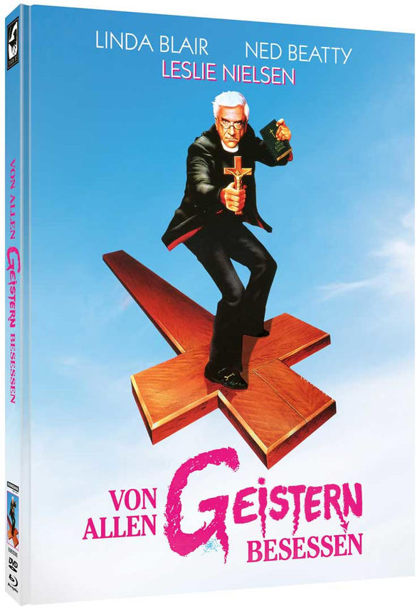 Filmposter mit Priester auf Kreuz. Blauer Himmel Hintergrund mit Filmtitel.