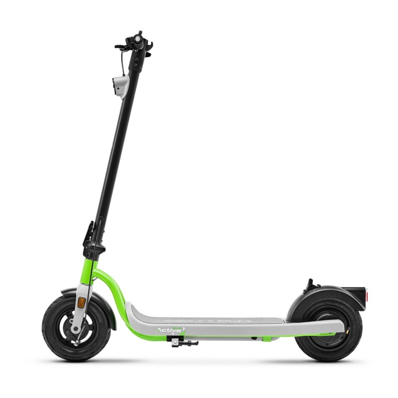 Hulajnoga elektryczna, limonkowo-zielona i czarna, na białym tle.