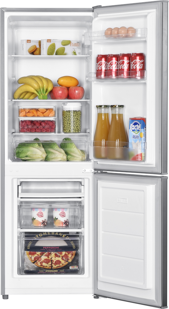 Intérieur du réfrigérateur avec portes ouvertes. Contient des fruits, légumes, boissons et aliments surgelés dans le congélateur.