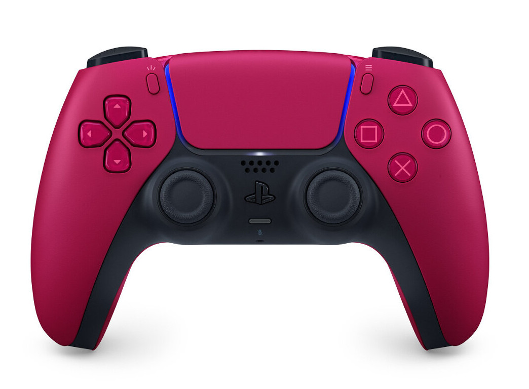 Czerwony kontroler PlayStation 5. Posiada czarne akcenty, przyciski z symbolami i dwa joysticki.