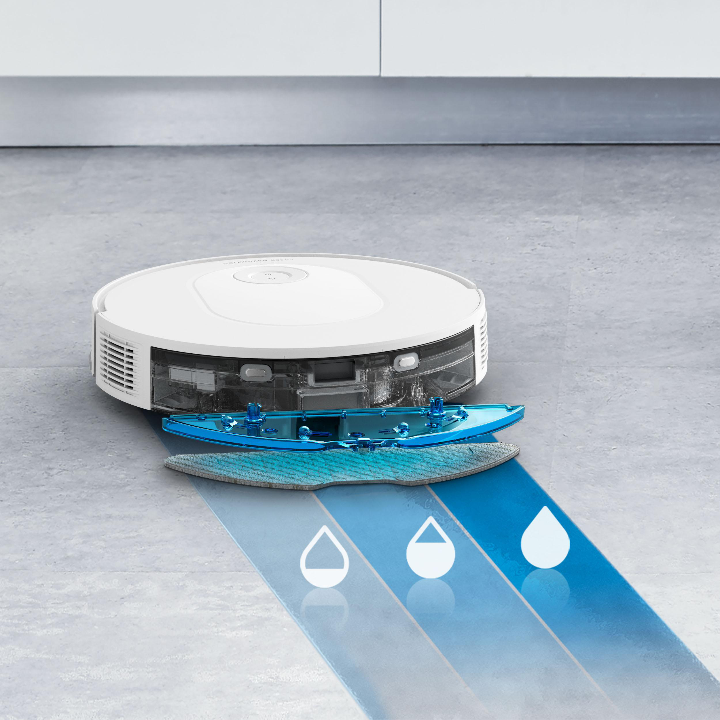 Ein weißer Roboter-Staubsauger mit blauem Reinigungsaufsatz. Wassertropfen veranschaulichen den Reinigungspfad auf grauem Boden.