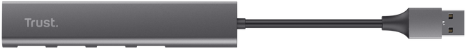 USB - USB-C adapter kábel, szürke, fekete kábellel. A háttér fekete.