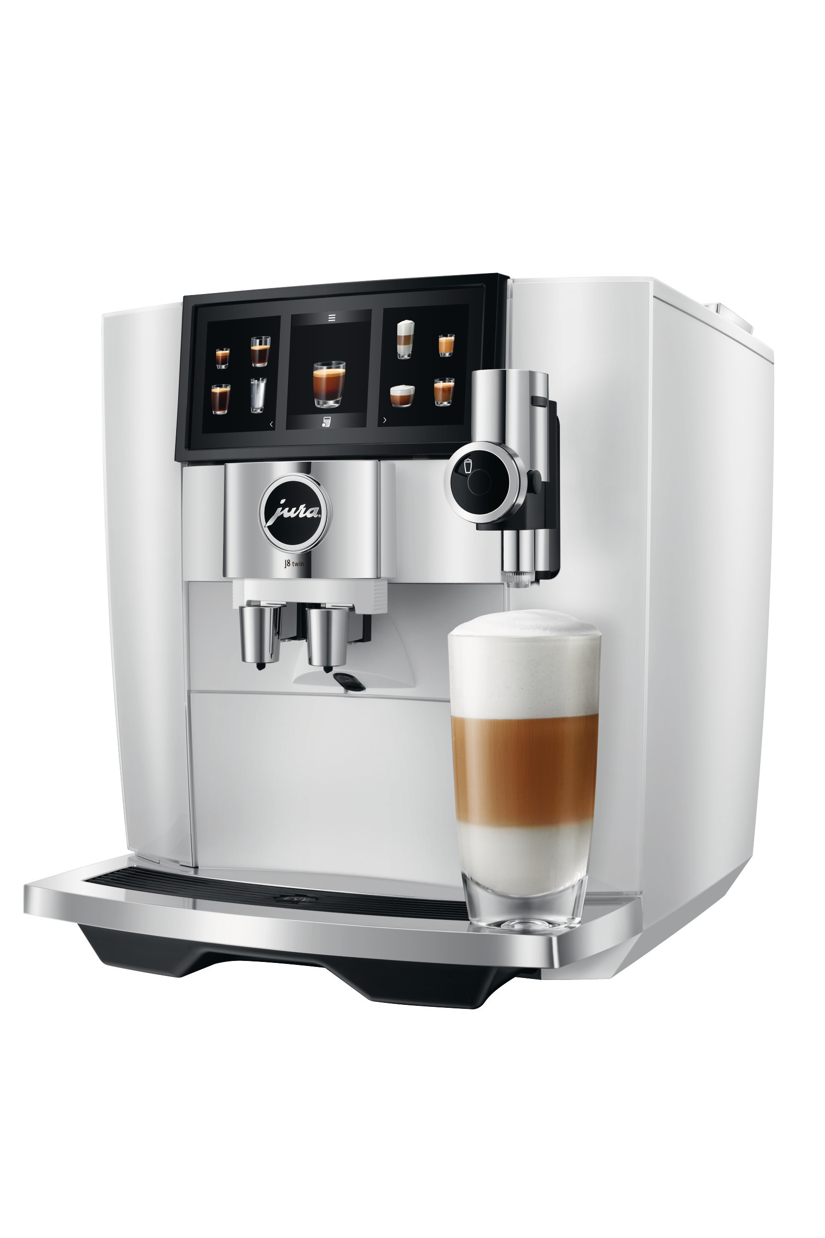 Eine weiße Jura-Kaffeemaschine, die einen Latte Macchiato in ein Glas ausgibt.