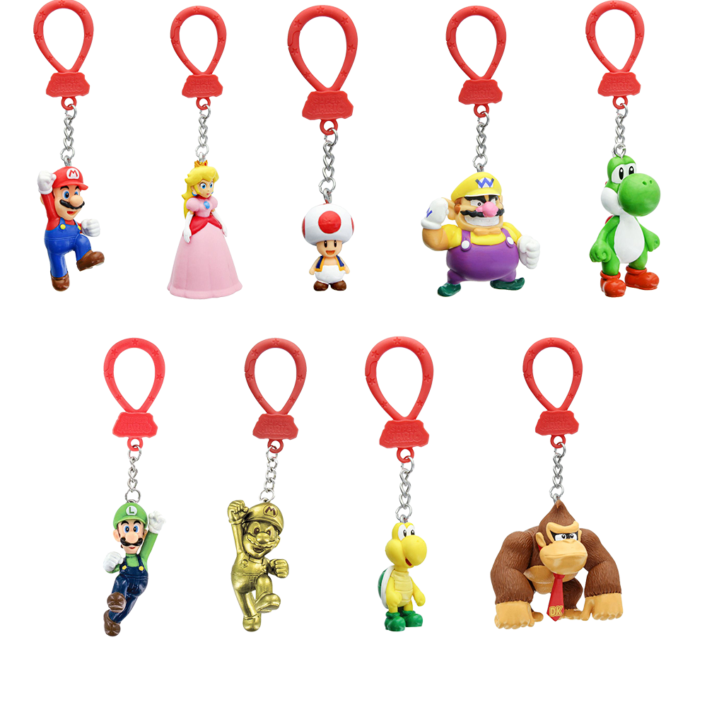 Llaveros de personajes de Mario variados, incluyendo Mario, Peach, Toad, y otros.