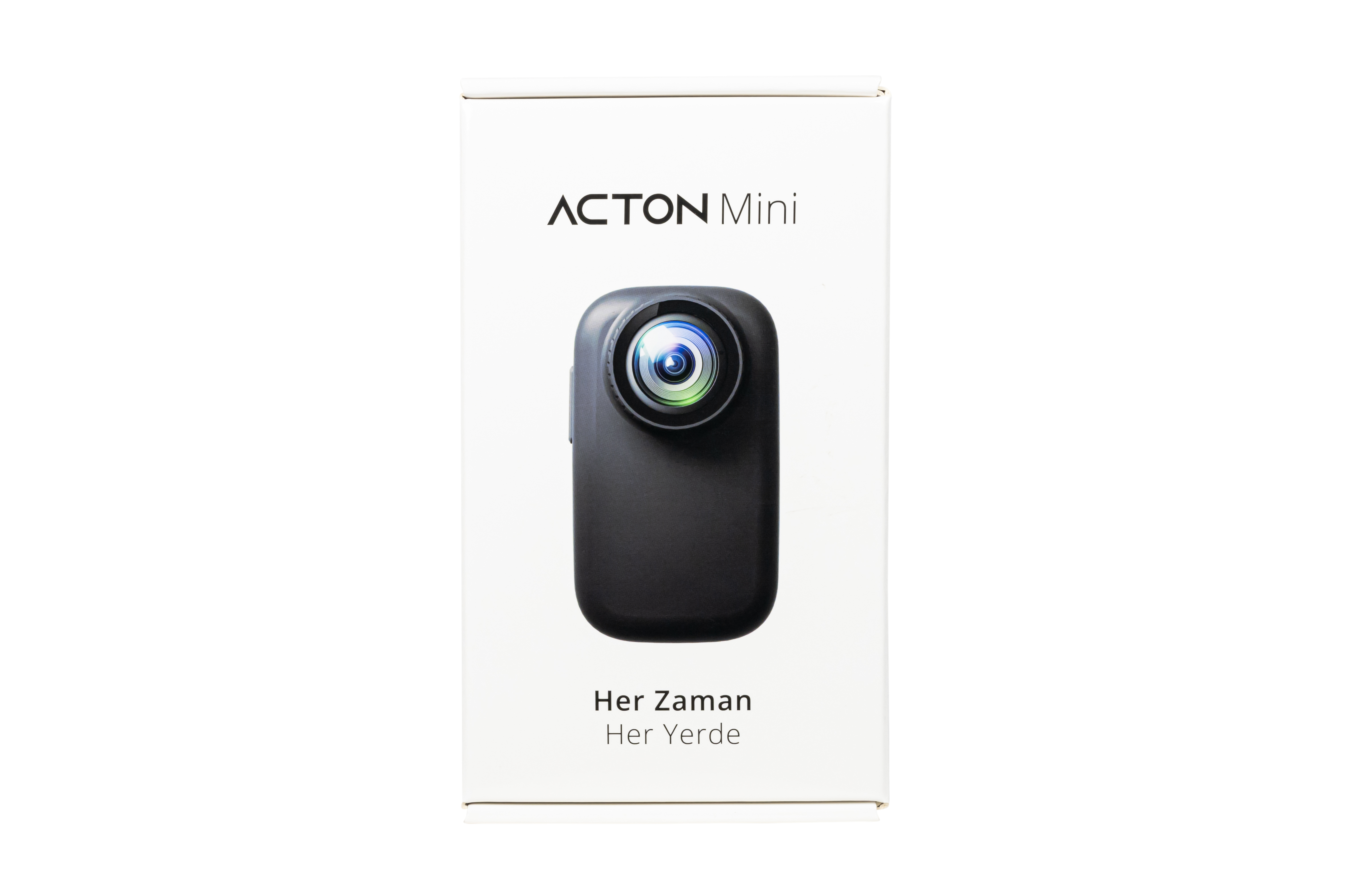 Siyah kamerayla beyaz kutu. ACTON Mini ve Her Zaman Her Yerde yazıları görünür.