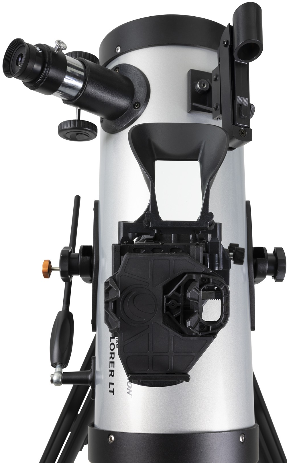 Telescopio argentato con dettagli neri. Cavalletto. Varie manopole e lenti visibili.