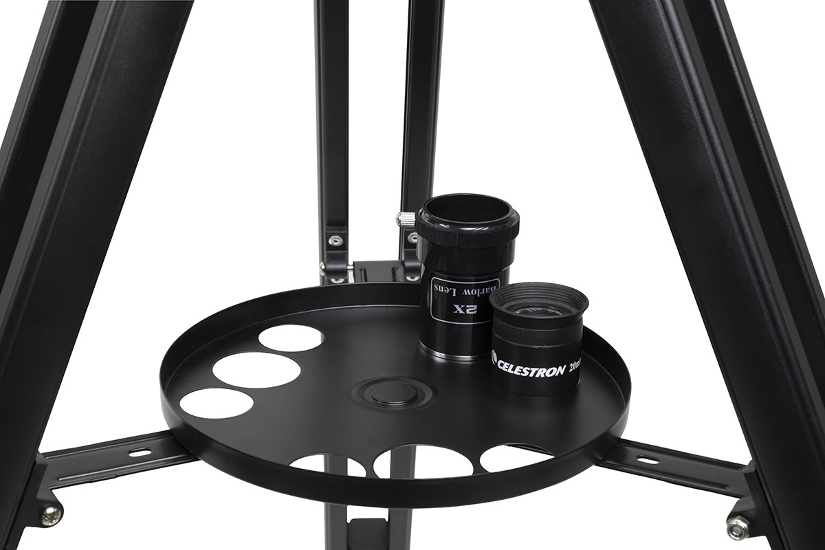 Treppiede per telescopio con vassoio e due lenti, nero. Sfondo bianco.