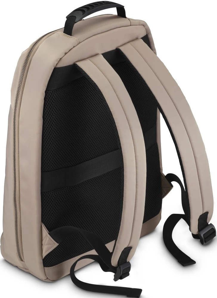 Ein beigefarbener Rucksack von hinten gesehen, mit schwarzen Trägern, Netzrücken und Griff.