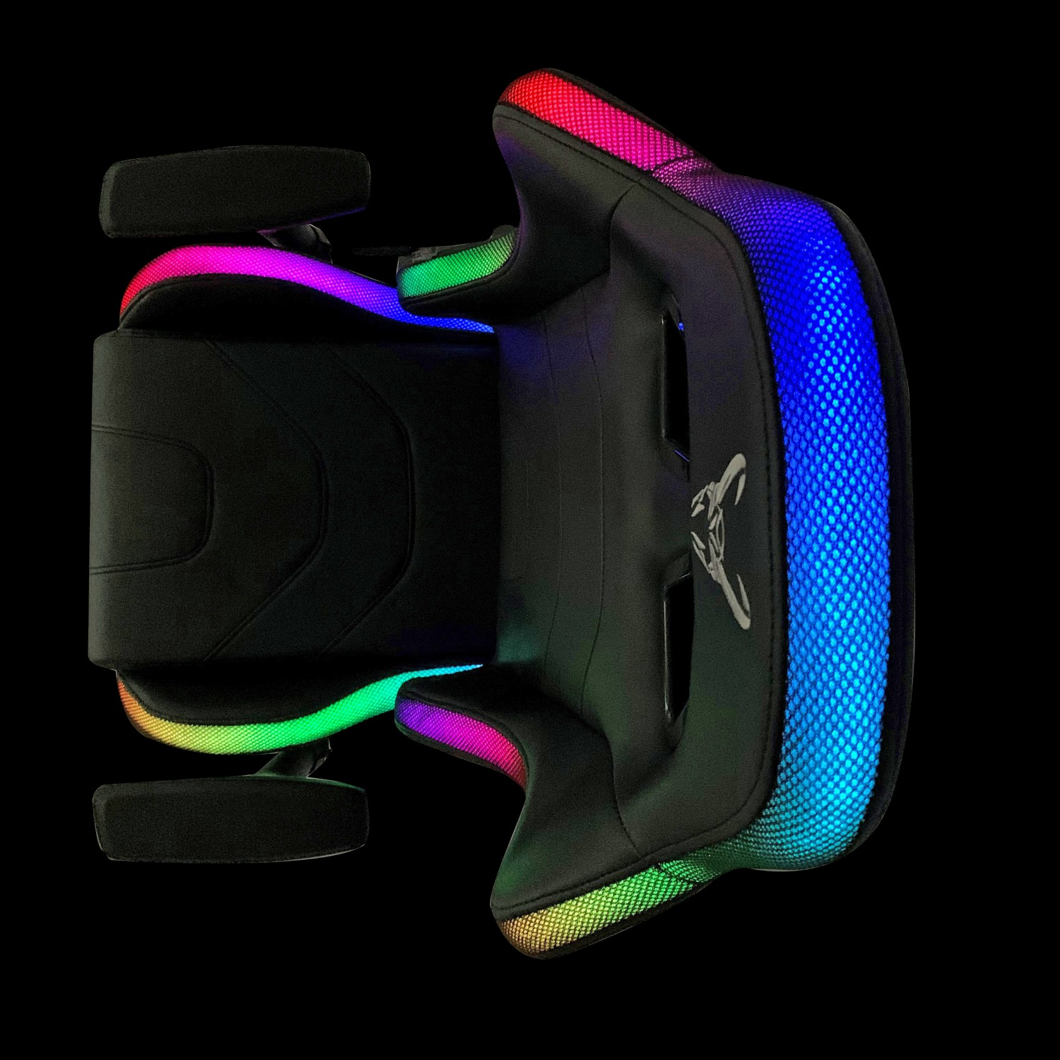 Silla gaming con iluminación RGB sobre fondo negro, vista superior.