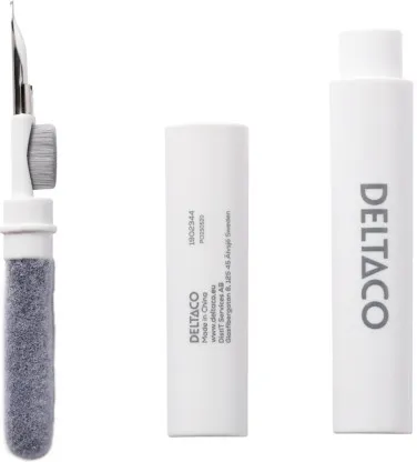Outils de nettoyage: brosse, bâtonnet de nettoyage et bouteille Deltaco.