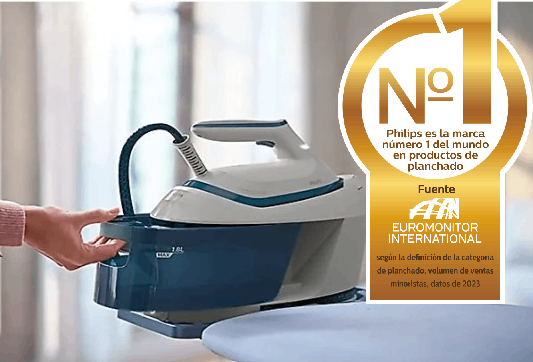 Una plancha y un premio sobre la mesa. El premio dice que Philips es la marca número 1 en productos de planchado.