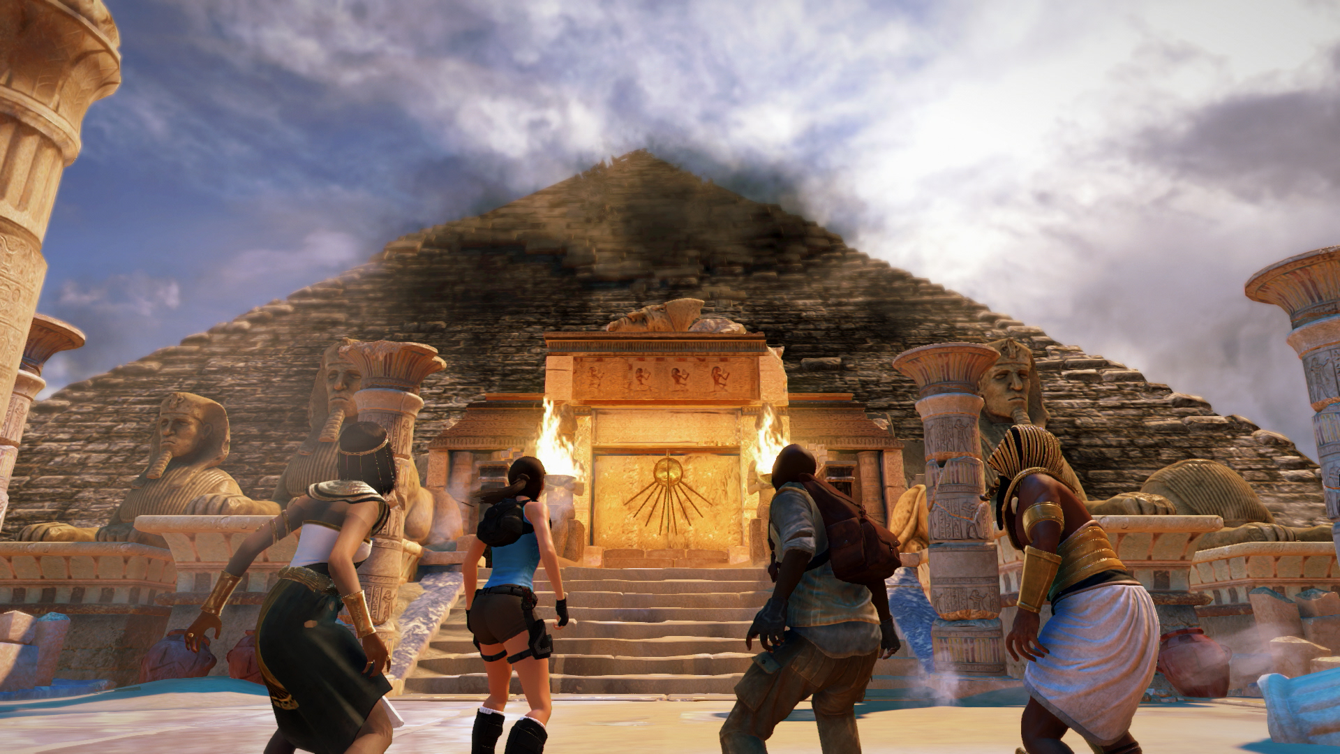 Videogame scene: Personages tegenover een grote piramide. Dramatische lucht en stenen structuren.