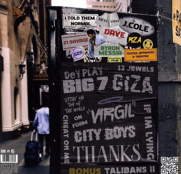 Wand mit Graffiti, Aufklebern und einem Poster. Ein Mann mit einem Koffer.