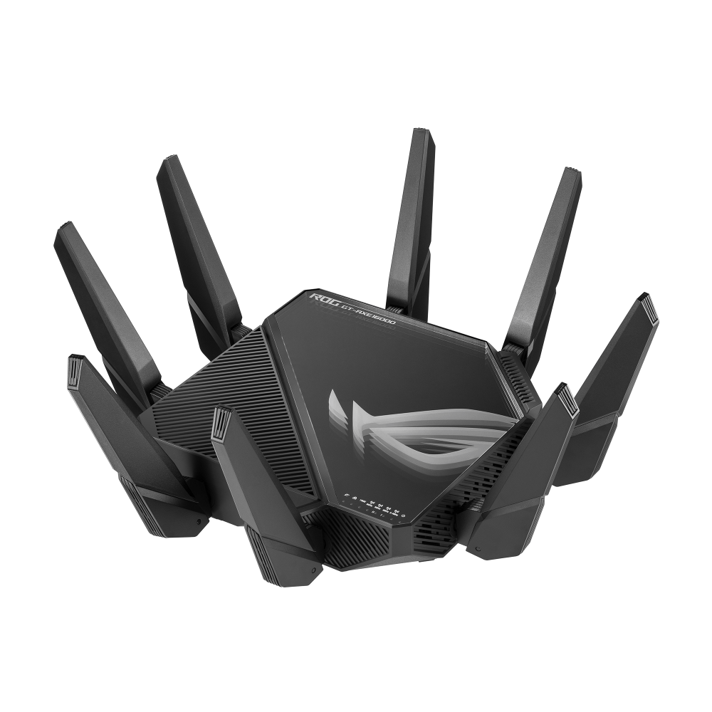 Enrutador negro con antenas, en ángulo sobre un fondo blanco.