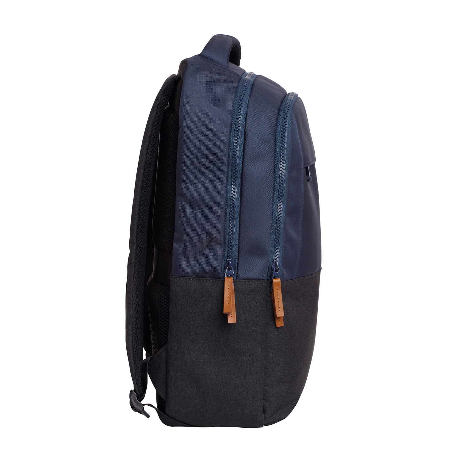 Zaino blu e nero con multiple cerniere e tiretti in pelle marrone, isolato su bianco.