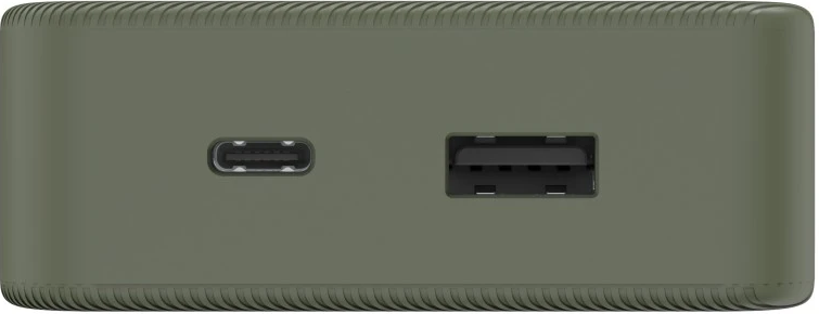 Olivgrüne Powerbank mit zwei Anschlüssen: USB-C und USB-A. Beide befinden sich auf derselben Seite.