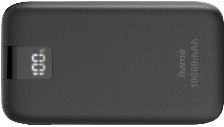 Eine schwarze Powerbank mit einem Display, das 100 % und das Hama-Logo anzeigt.