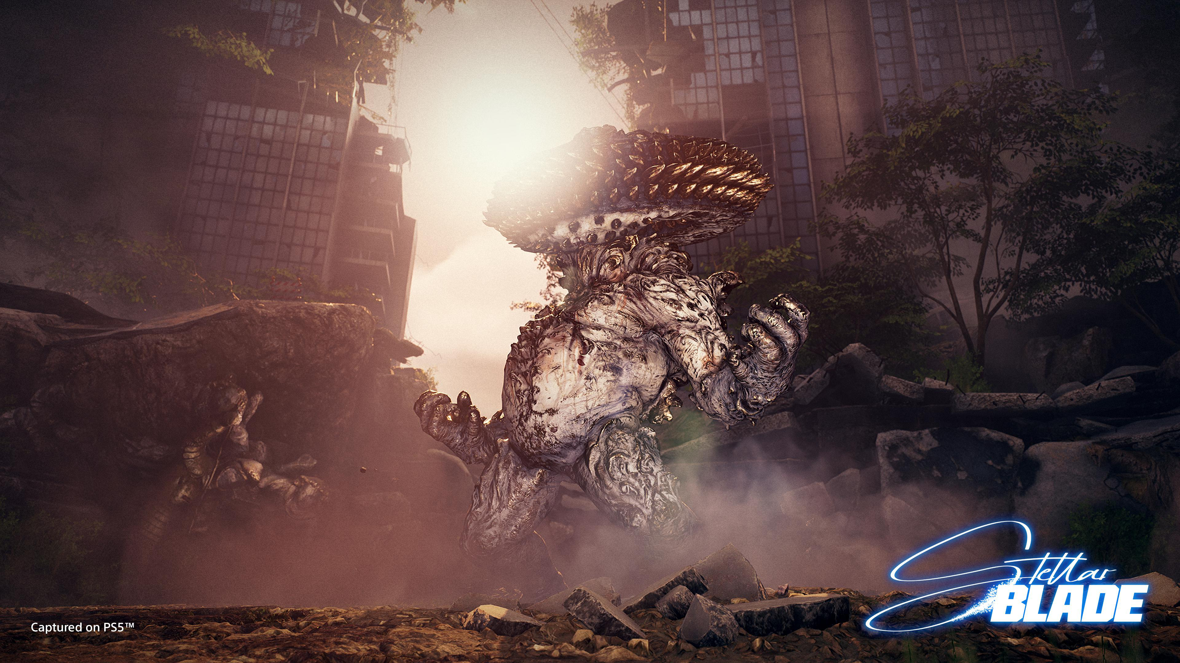 Ein großes Monster aus dem Spiel 'Stellar Blade', mit futuristischem Hintergrund.