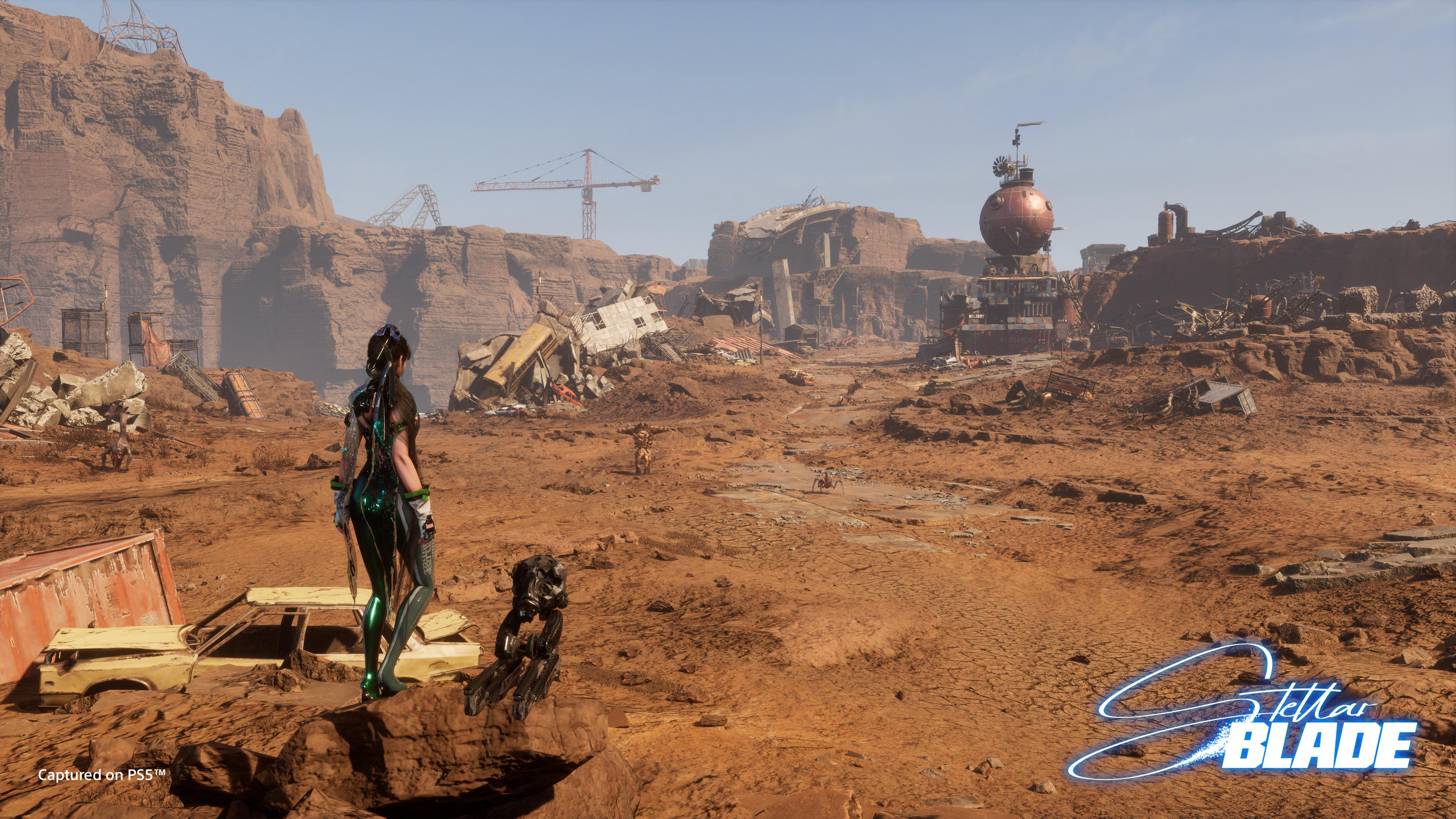 Science-Fiction-Spielszene mit einer weiblichen Figur in einer futuristischen Wüstenlandschaft.