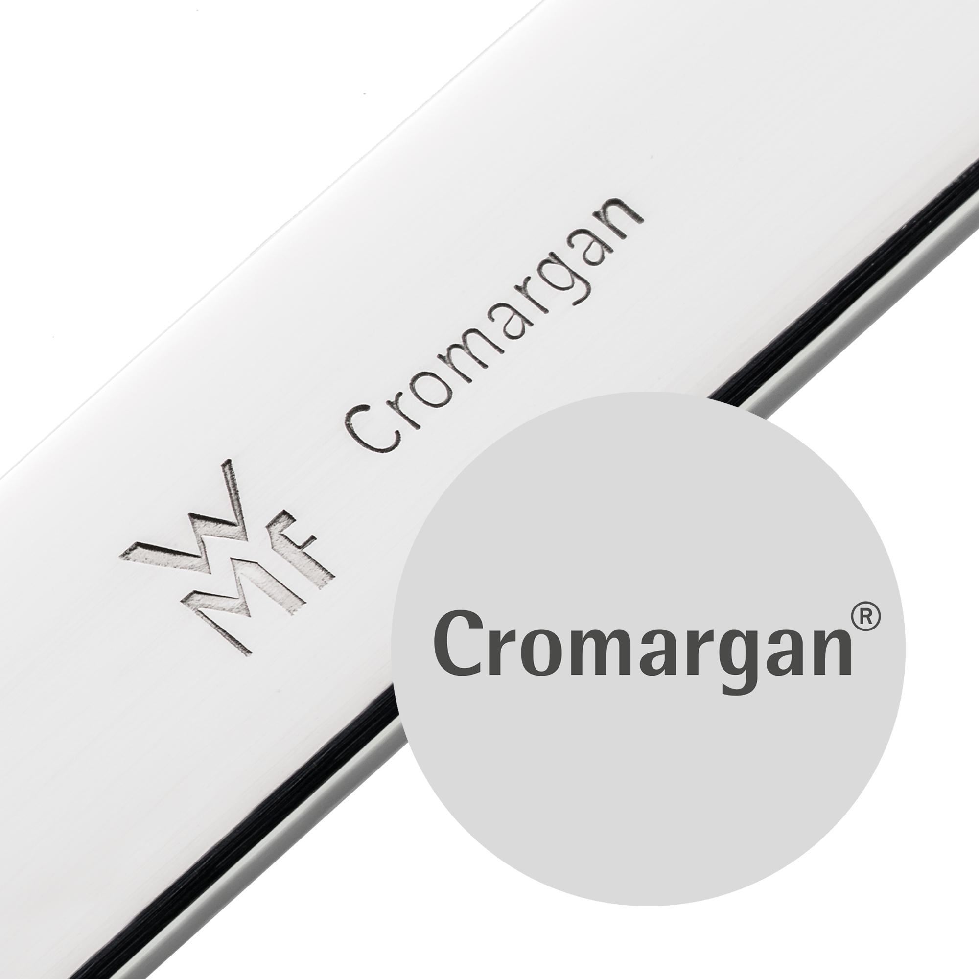 Nahaufnahme einer glänzenden Metalloberfläche mit dem eingravierten Wort 'Cromargan'. Das Logo ist sichtbar.