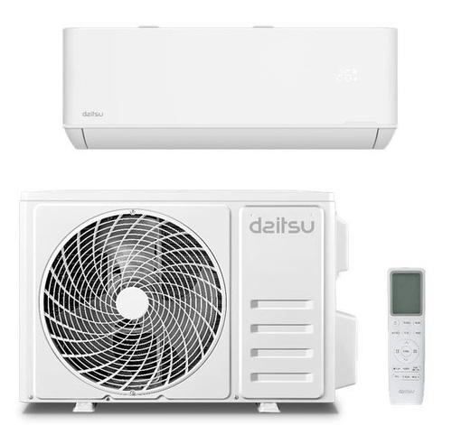 Aire acondicionado blanco con unidades interior y exterior, y un control remoto.