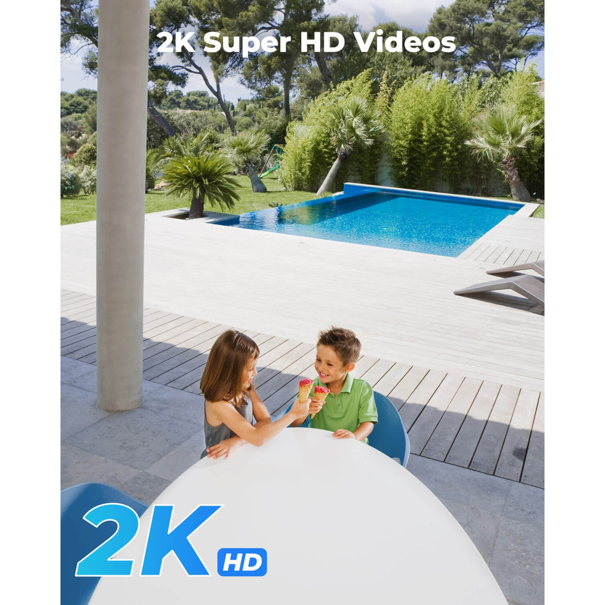 Zwei Kinder essen Eis am Pool. Text-Overlay: 2K Super HD Videos, 2K HD.