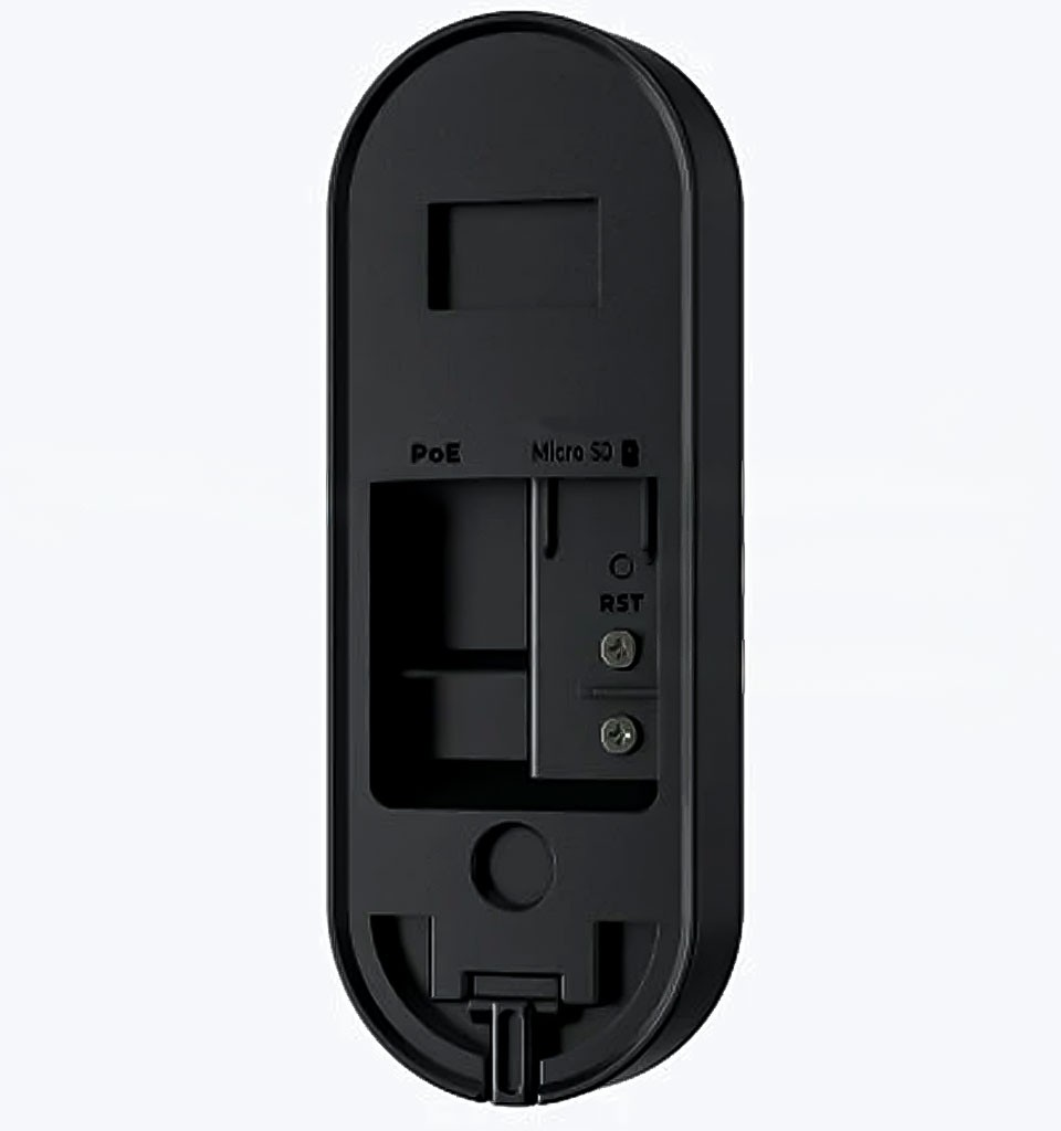 Schwarze Geräterückseite mit PoE-, Micro-SD- und RST-Anschlüssen auf weißem Hintergrund.