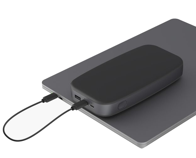Czarny power bank na szarym laptopie. Czarny kabel jest podłączony do obu.