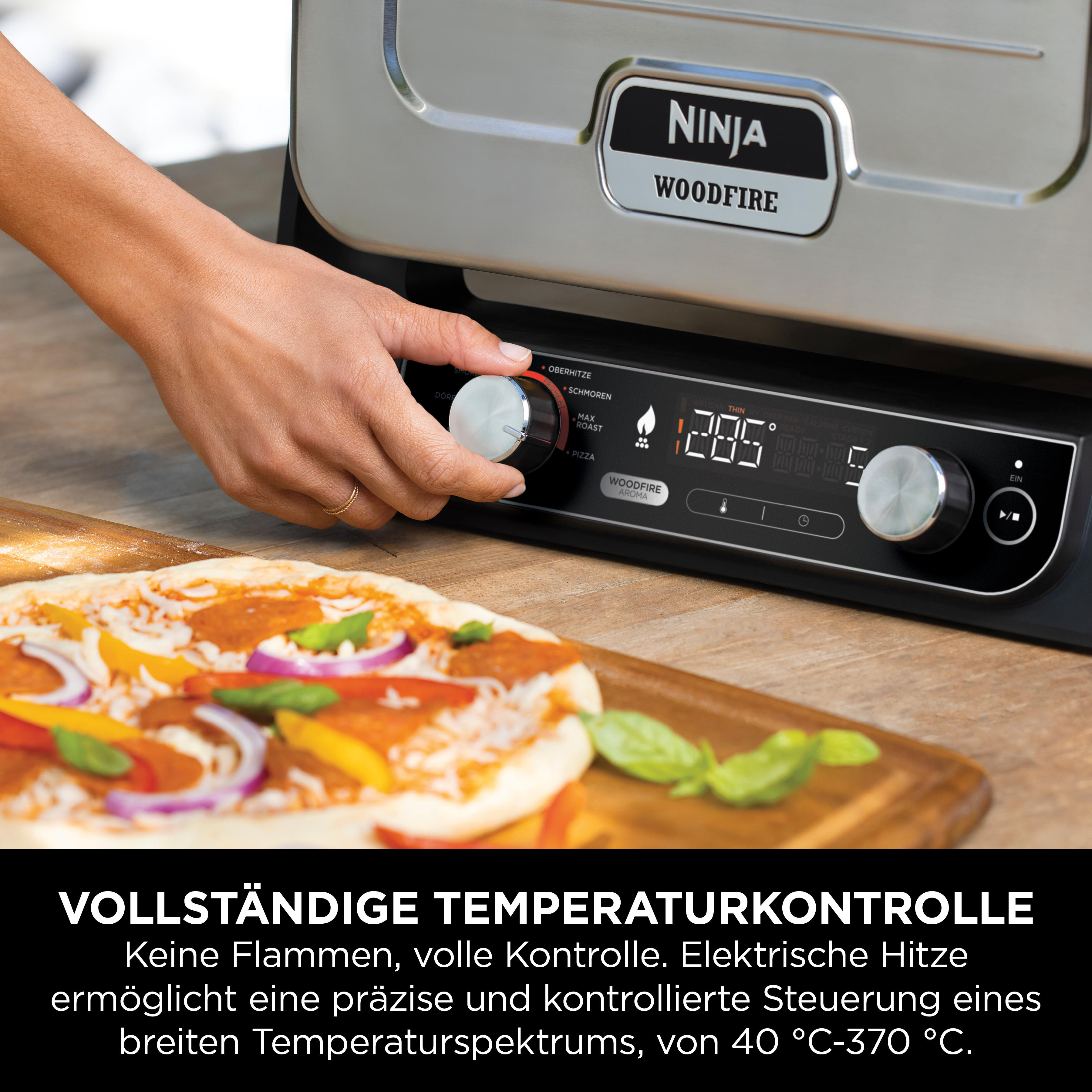 NINJA OO101DE Woodfire Outdoor Oven Elektrogrill, Terrakotta Korpus/Stahltür (2400 Watt)