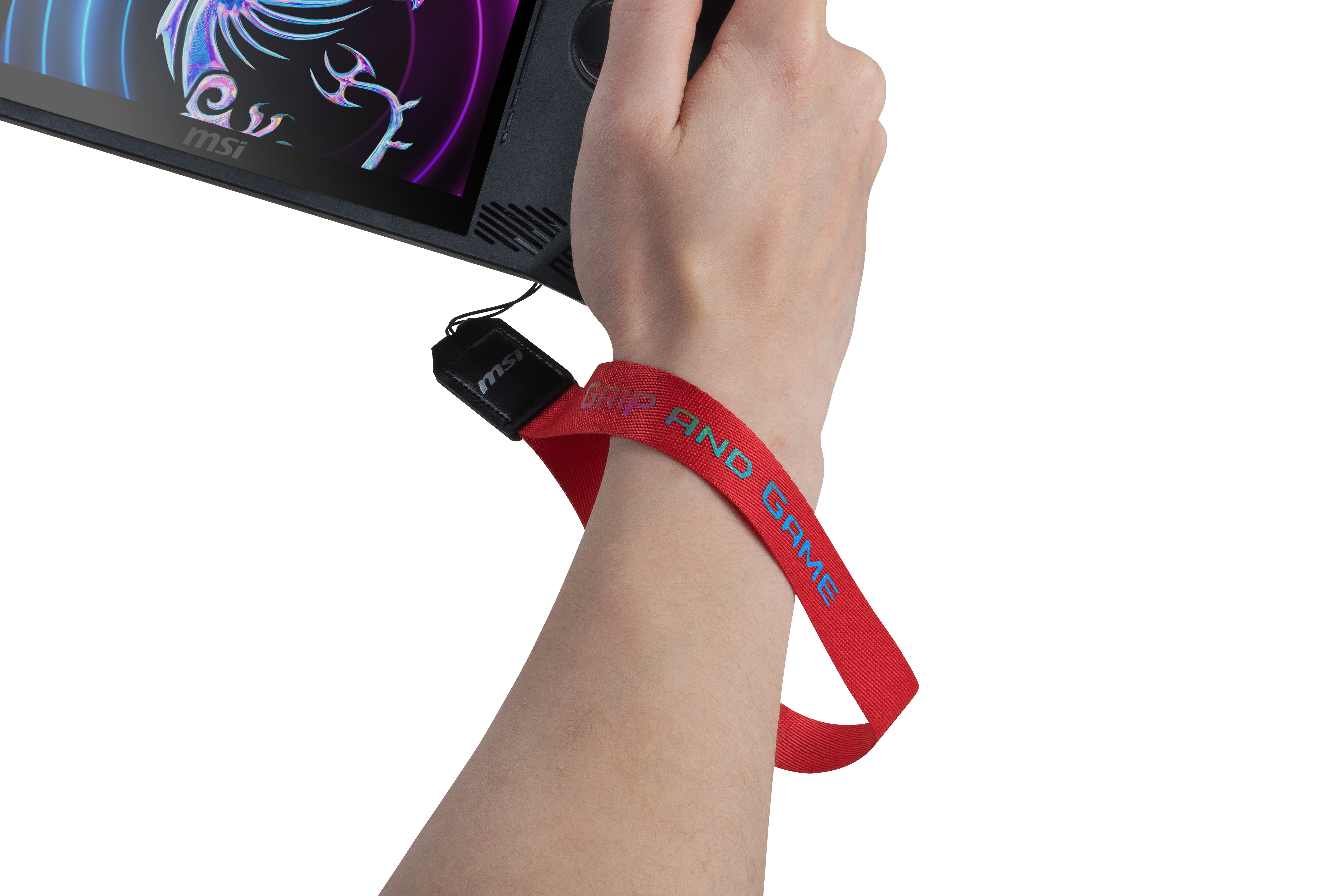 Die Hand einer Person, die einen roten Riemen mit dem Schriftzug "PLAY AND GAME" hält.