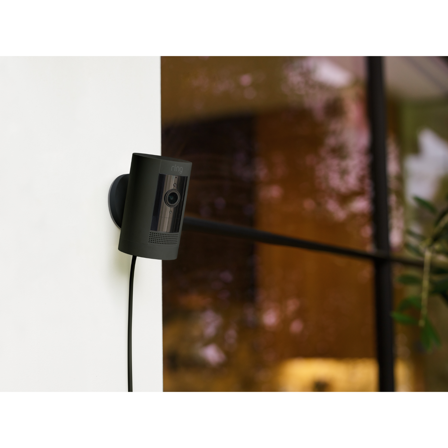 RING Stick Up Cam Plug-in Zwart