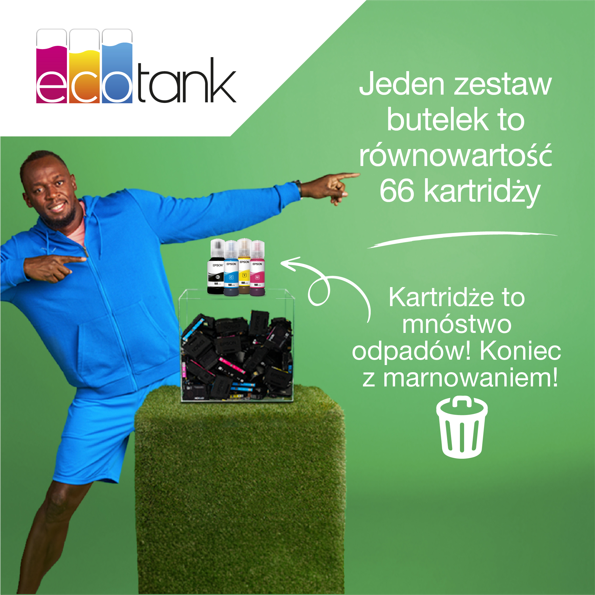 Mężczyzna wskazuje na butelki z tuszem w przezroczystym pudełku. Ikona kosza na śmieci i tekst o redukcji odpadów.