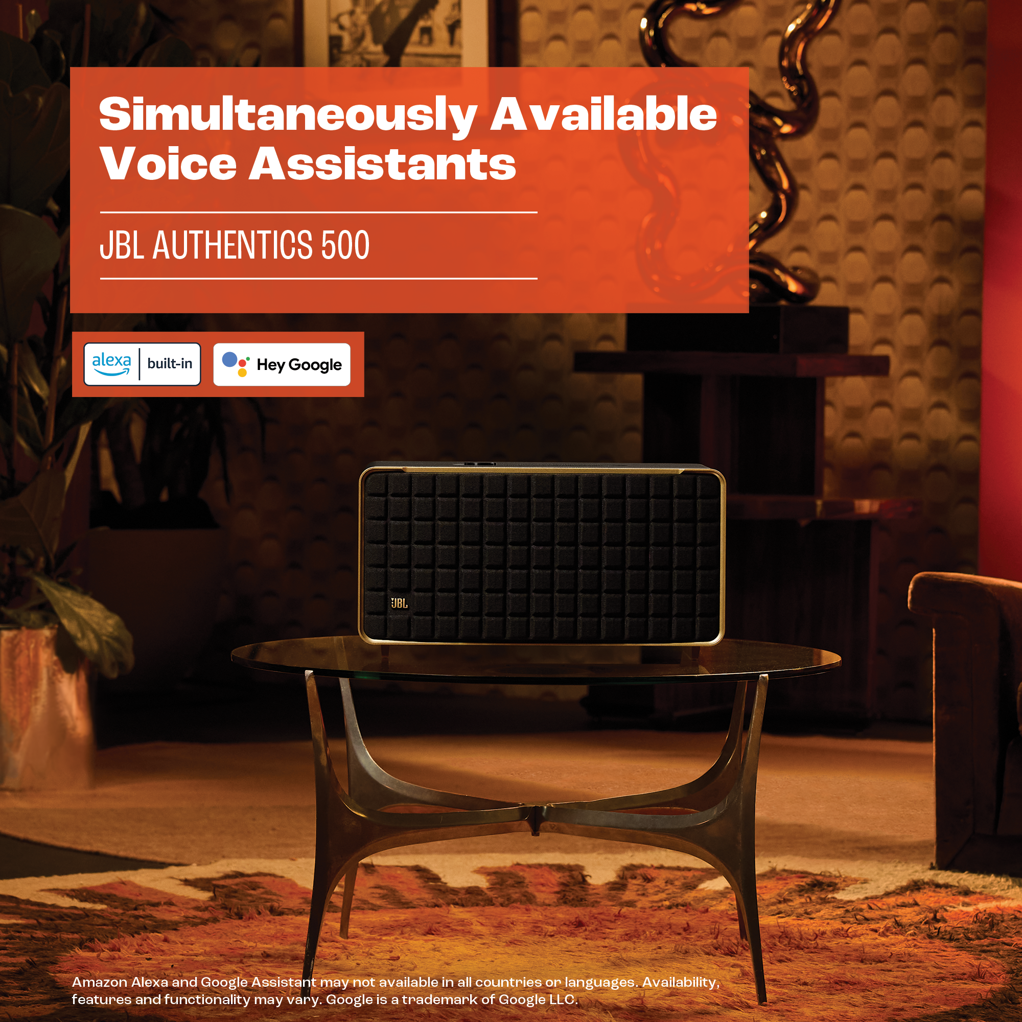 Un haut-parleur JBL Authentics 500 sur une table avec des icônes Alexa et Hey Google.