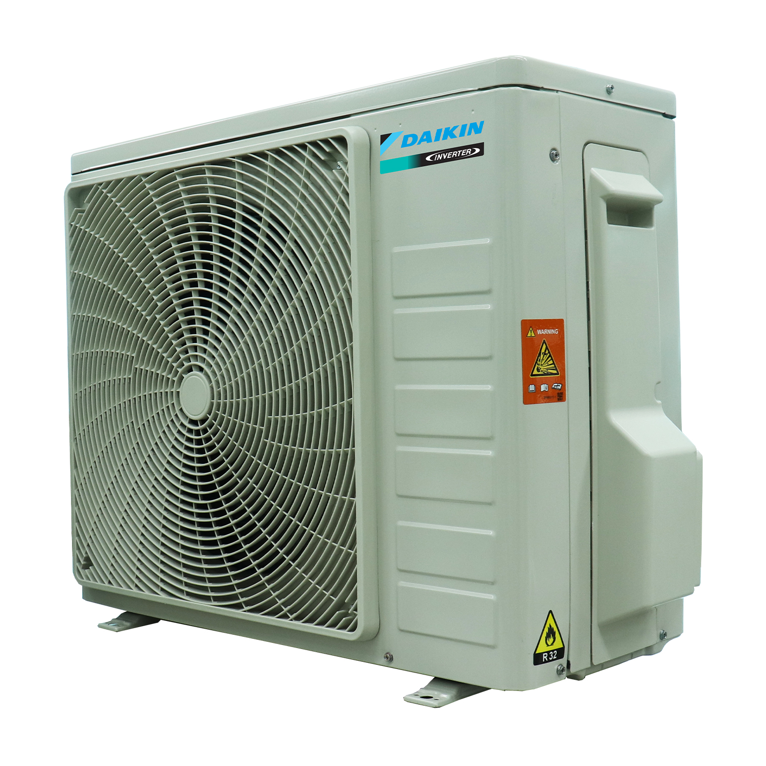 Unità di condizionamento Daikin. La ventola è visibile. Sfondo bianco.