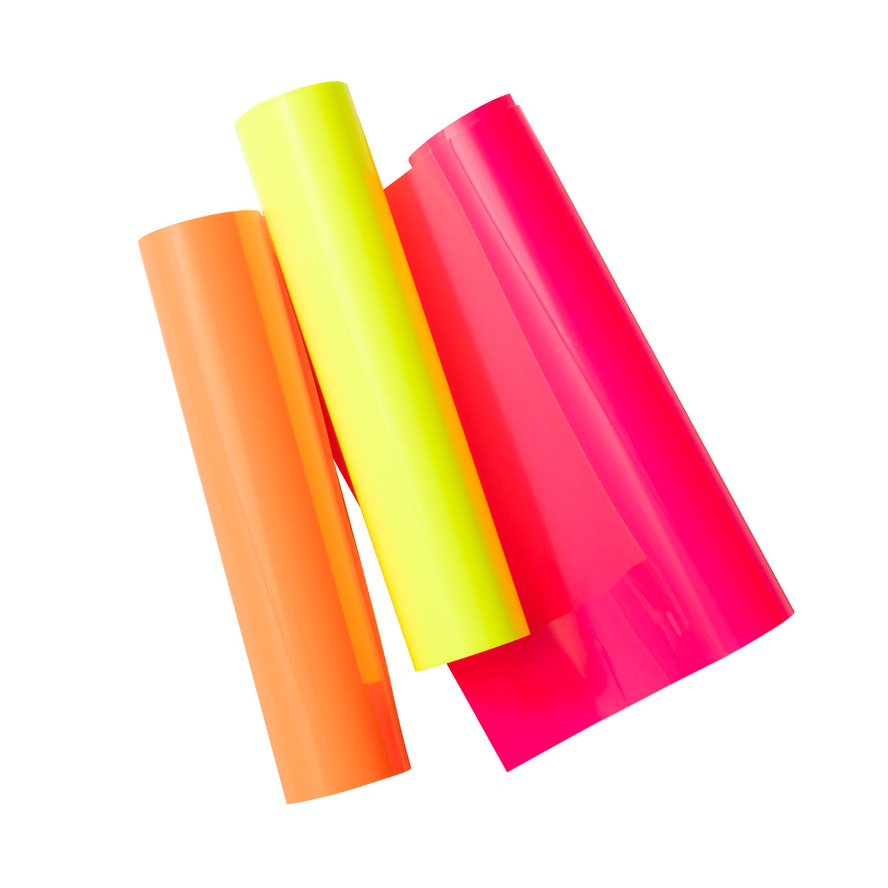 Drei Rollen Vinyl in leuchtenden Farben: Orange, Gelb und Pink. Sie sind auf weißem Hintergrund.